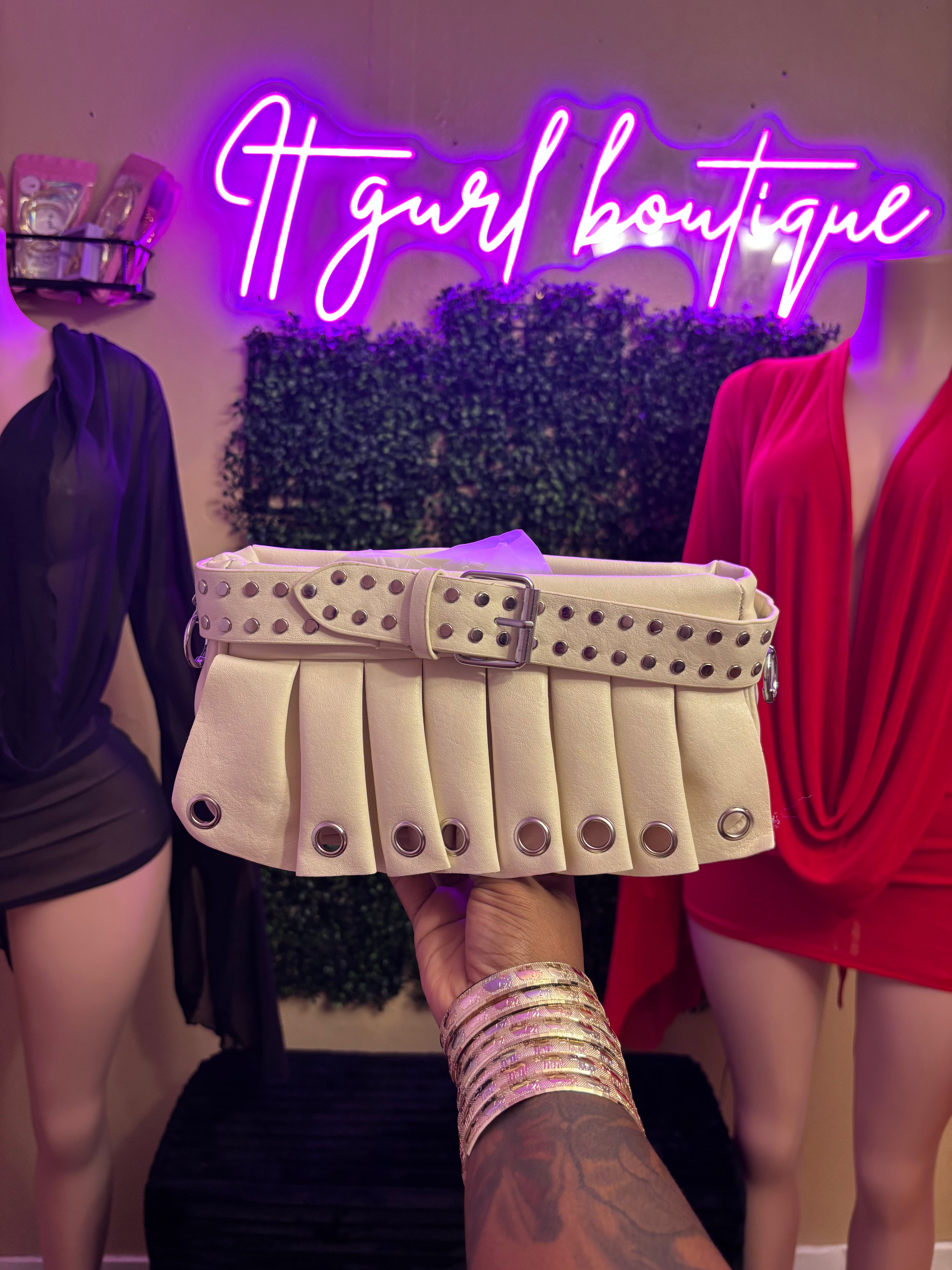 𝚂𝚌𝚑𝚘𝚘𝚕 𝚐𝚞𝚛𝚕 𝚙𝚞𝚛𝚜𝚎𝚜